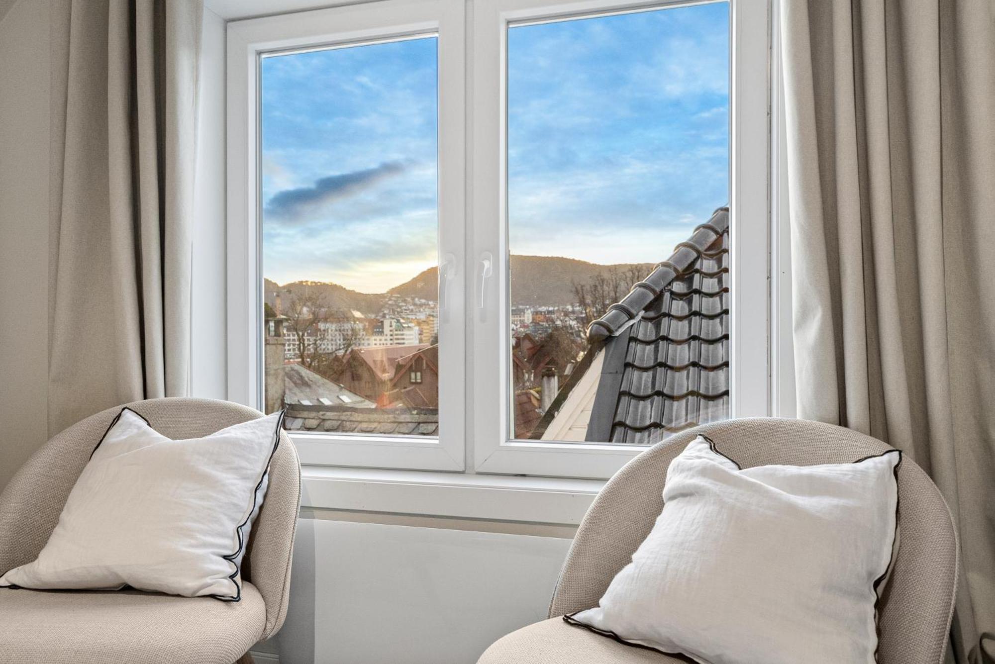 Апартаменты View To Bryggen - Renovated Dec 24 - Historic Cobblestone Street Берген Экстерьер фото